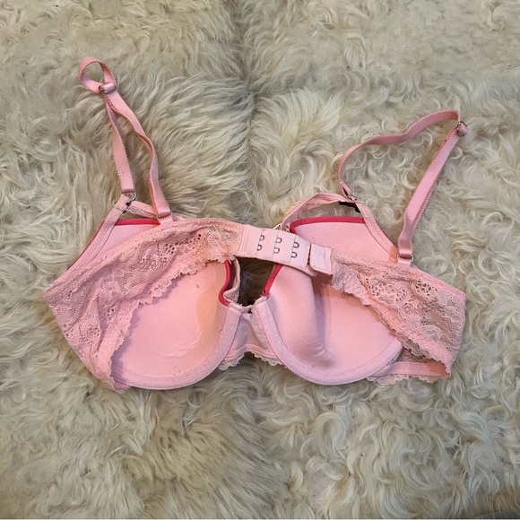 Victoria’s Secret Bra - Picture 2 of 4